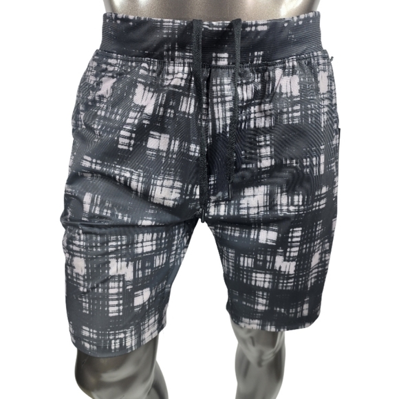 Kenneth Cole NY Lightweight Tech Shorts - Picture 4 of 5